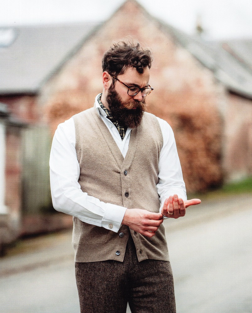 William Lockie Mens Lambswool V Neck Waistcoat